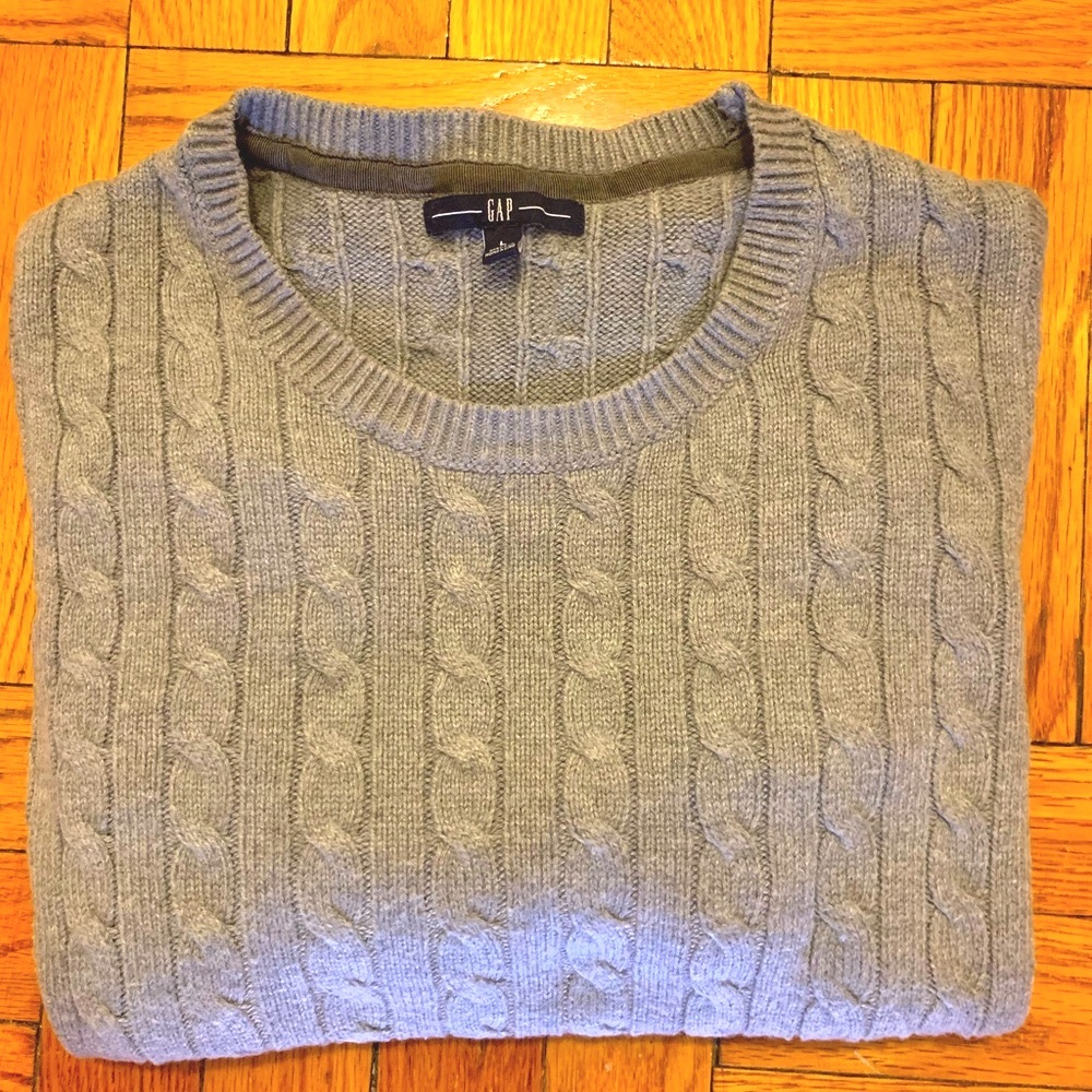 Gap sweater